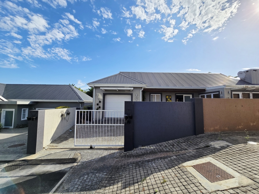 3 Bedroom Property for Sale in Kraaibosch Country Estate Western Cape